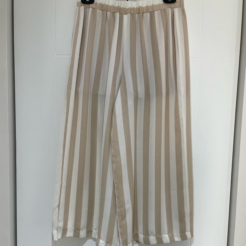 Charming Charlie Striped Mid Length Flowy Pants
